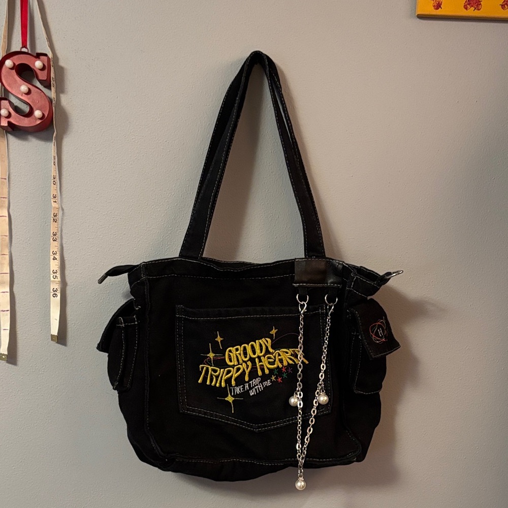Black Groovy Trippy Heart Women's Bag